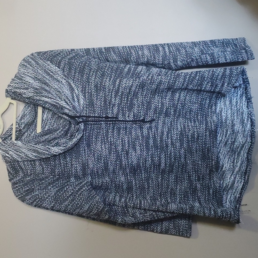 Edista sweater size large